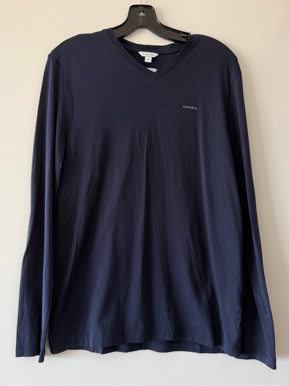 Calvin Klein Men's Navy Blue Pima Cotton V-Neck Long Sleeve Shirt Size Small